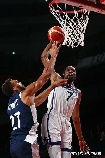步行者鏖战北京队，戈贝尔惊艳四座
