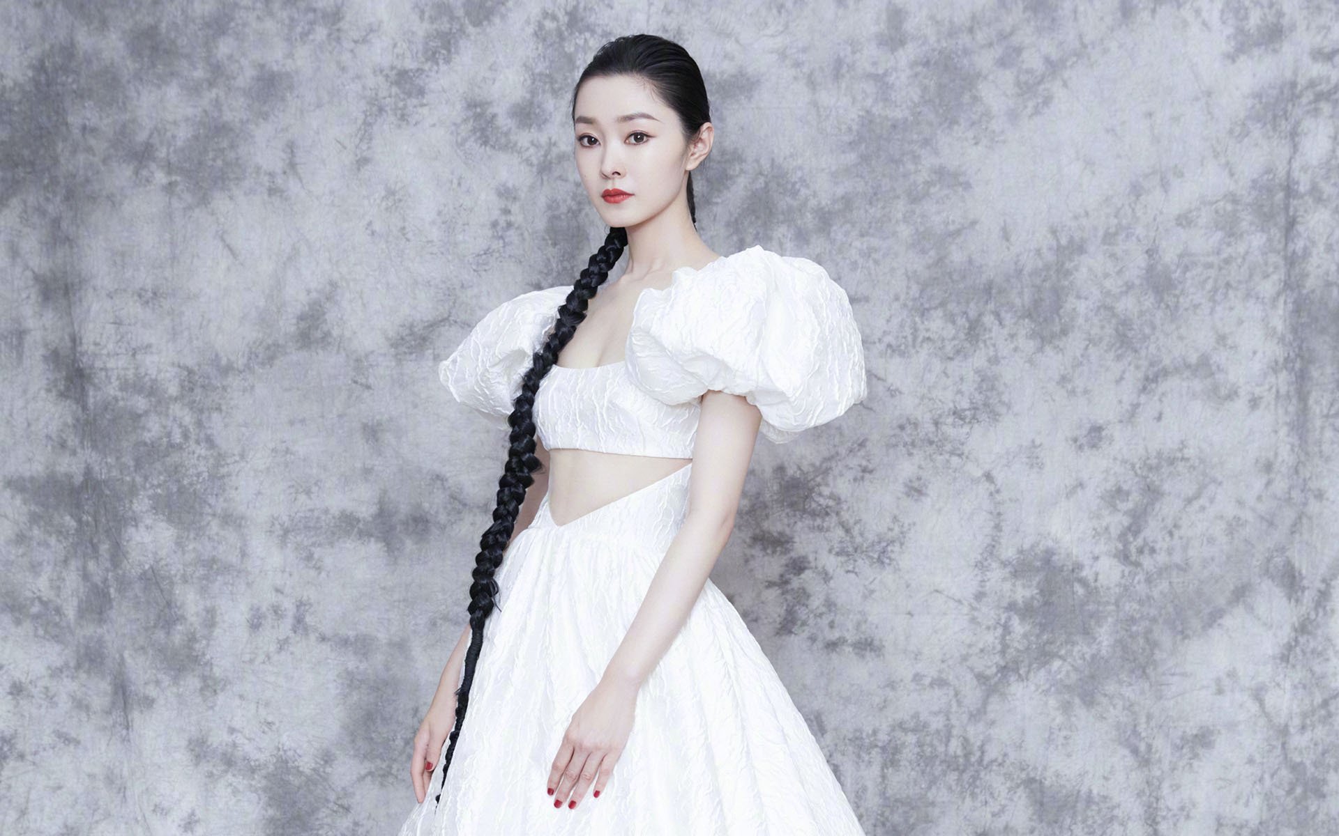 双城记,森林狼突围魔术夜,米切尔闪耀意甲巅—体育周末的跨界狂想曲